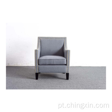 Cadeiras de sala de estar Nailhead guarnição cinza tecido armado cadeira com pernas de madeira maciça CX663